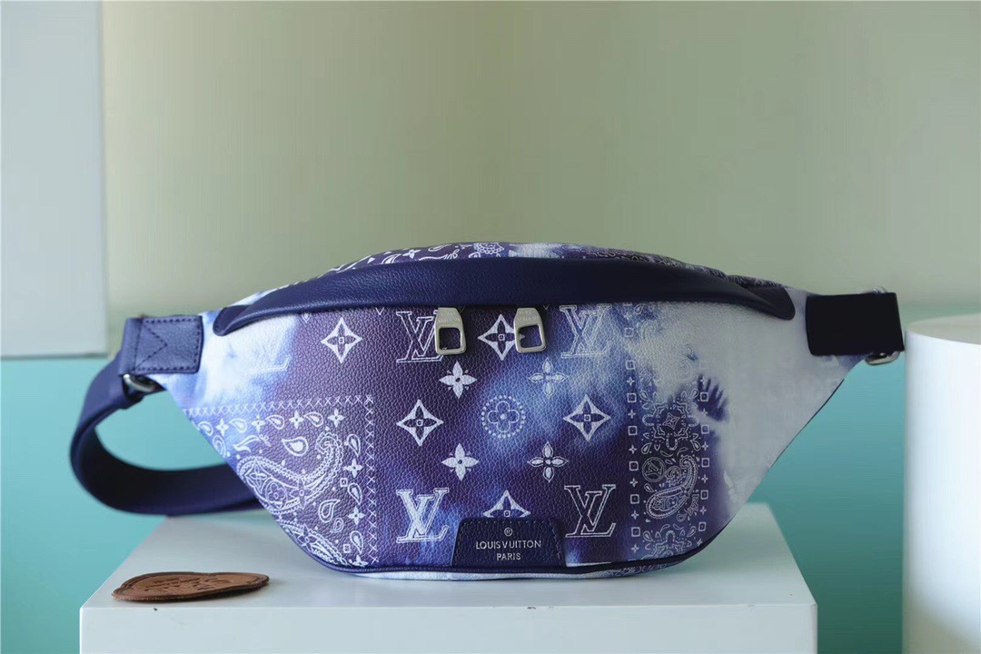 Louis Vuitton Discovery Bumbag PM Monogram Blue For Men, Men’s Bags, Shoulder And Crossbody Bags 17.3in/44cm