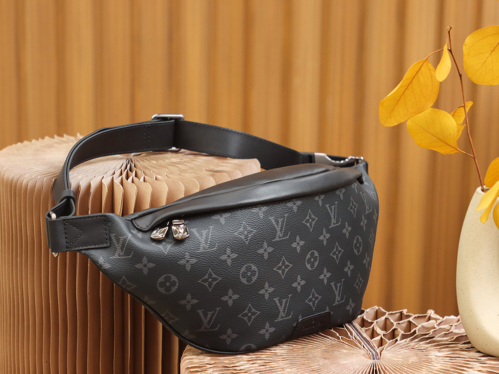 Louis Vuitton Discovery Bumbag PM Monogram Eclipse Canvas For Men, Men’s Bags, Belt Bags 17.3in/44cm