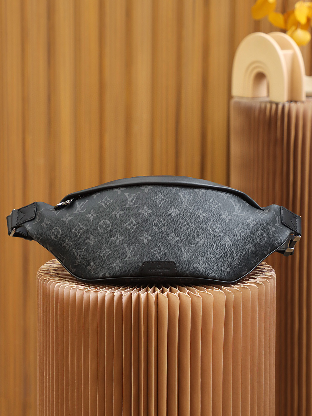 Louis Vuitton Discovery Bumbag PM Monogram Eclipse Canvas For Men, Men’s Bags, Belt Bags 17.3in/44cm
