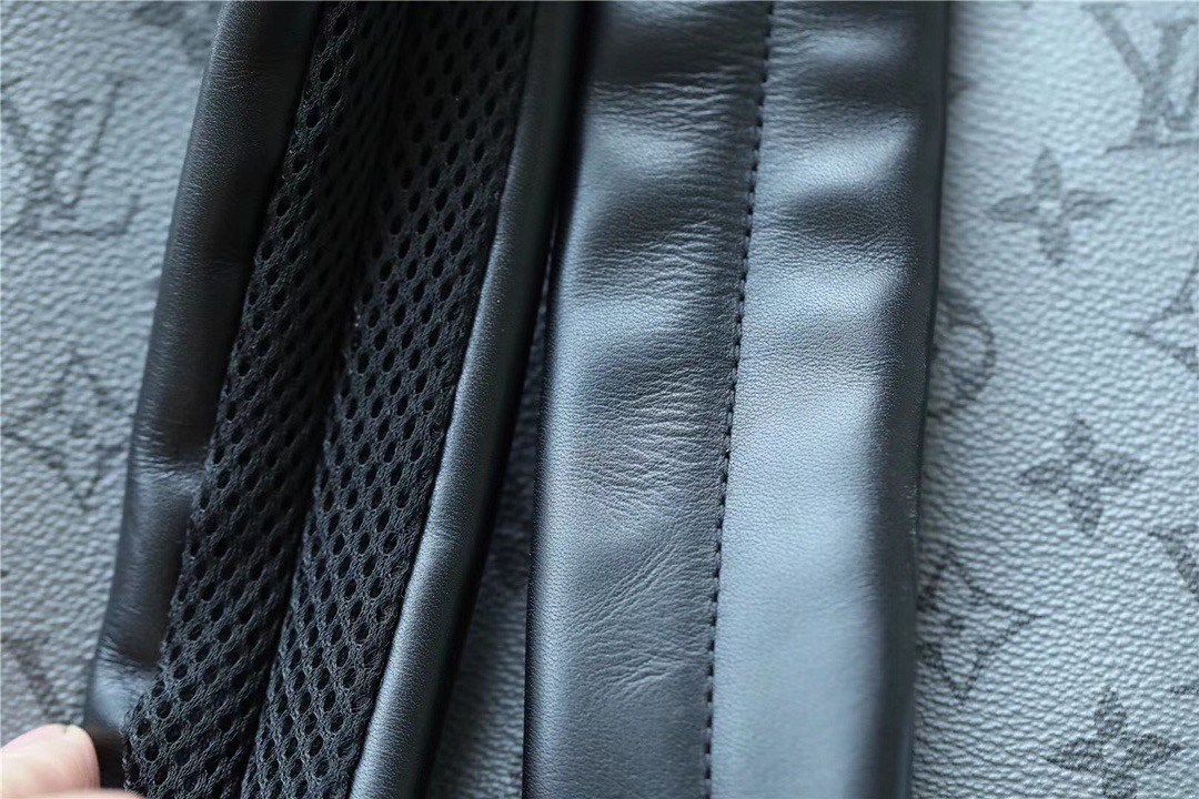 Louis Vuitton Discovery PM Backpack Monogram/Taiga Gunmetal Gray For Men, Men’s Bags, Men’s Backpack 15.7in/40cm