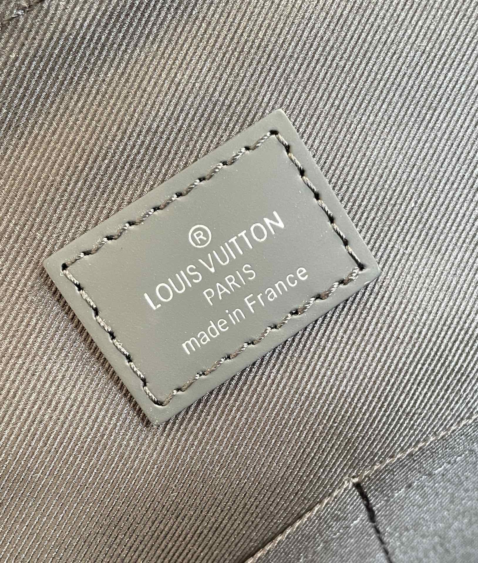Louis Vuitton District MM Monogram Eclipse Canvas For Men, Men’s Bags, Shoulder And Crossbody Bags 12.2in/31cm