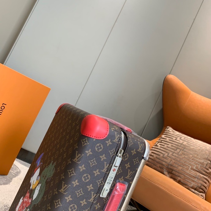 Louis Vuitton Donald Horizon 55 Monogram Canvas For Women, Women’s Luggage 21.7in/55cm LV