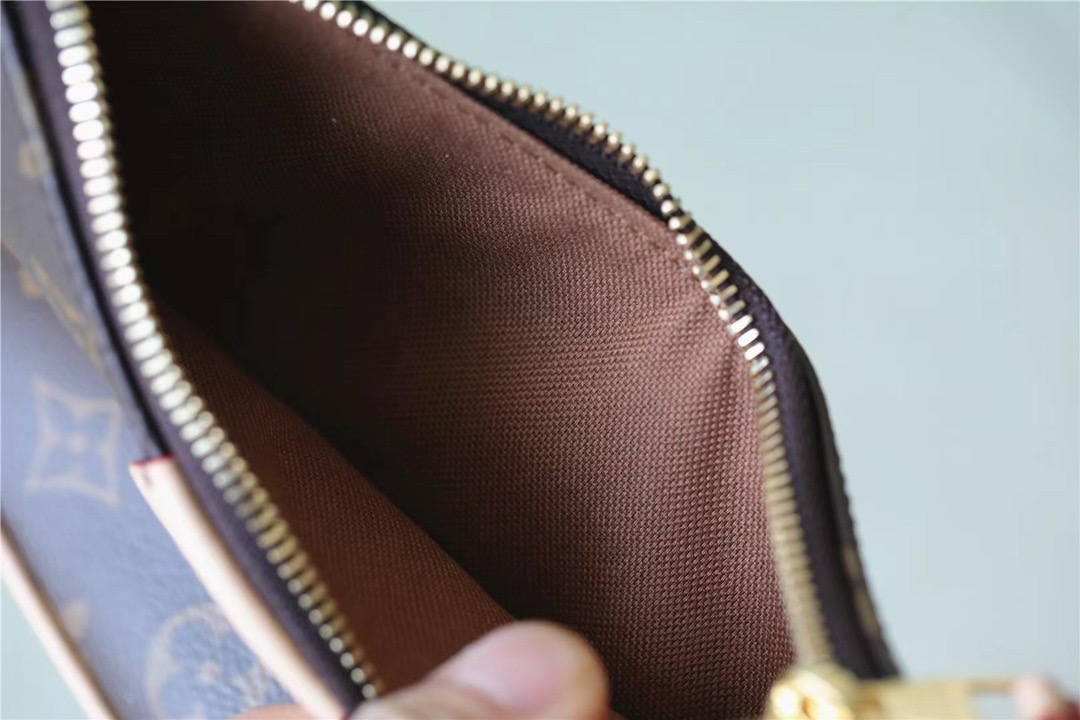 Louis Vuitton Easy Pouch On Strap Monogram Canvas For Women, Women’s Handbags, Shoulder And Crossbody Bags 19cm/7.5in LV