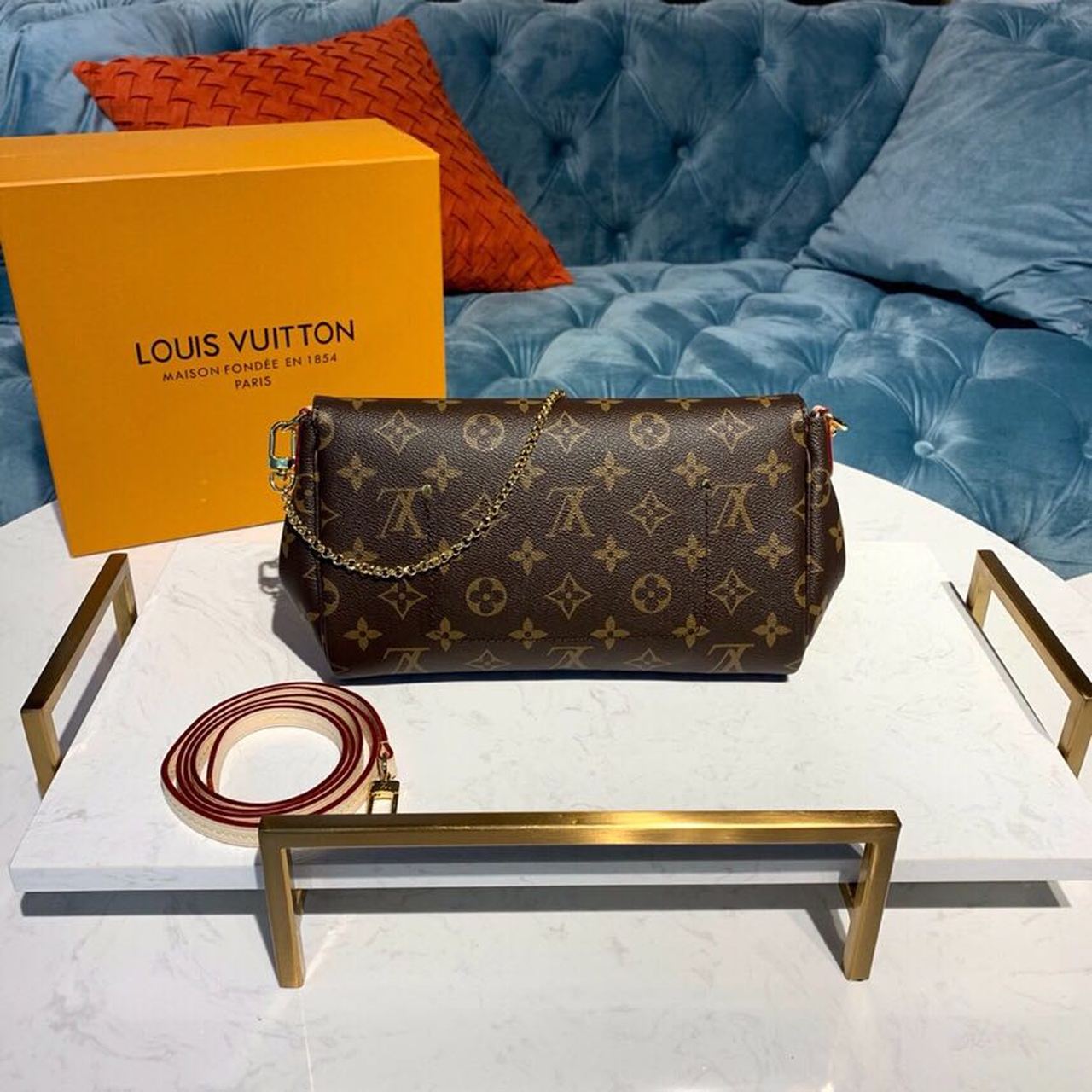 Louis Vuitton Favorite PM Monogram Canvas For Women, Women’s Handbags, Shoulder And Crossbody Bags 10.2in/26cm