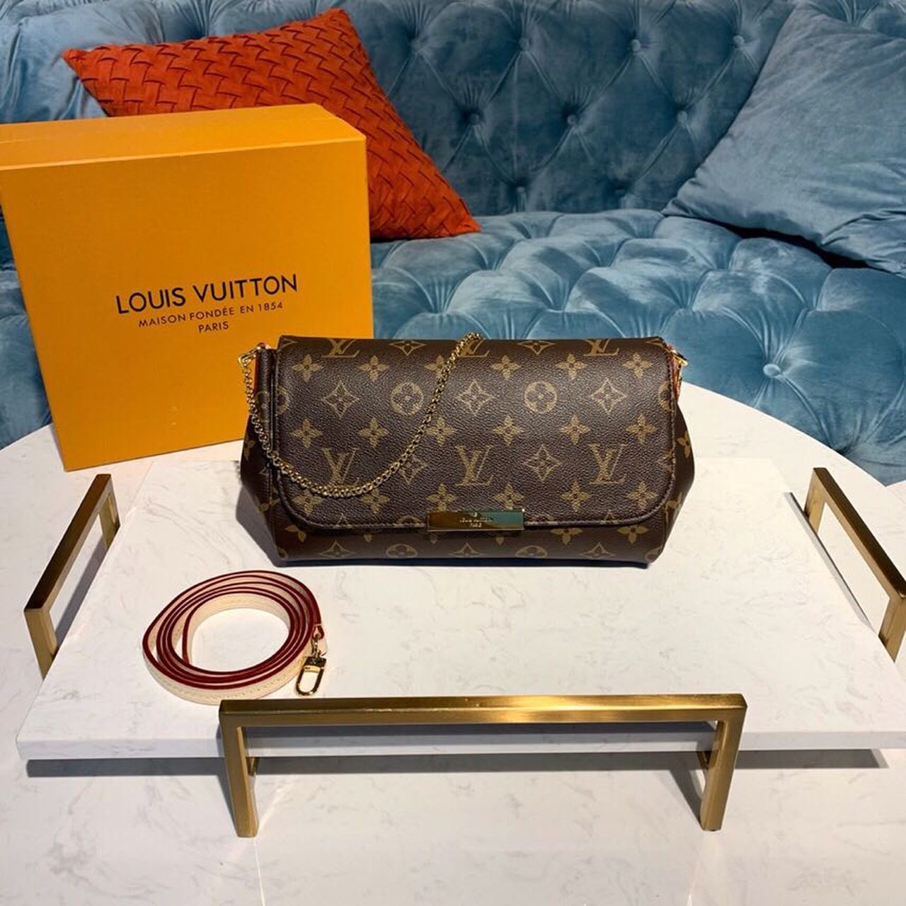 Louis Vuitton Favorite PM Monogram Canvas For Women, Women’s Handbags, Shoulder And Crossbody Bags 10.2in/26cm