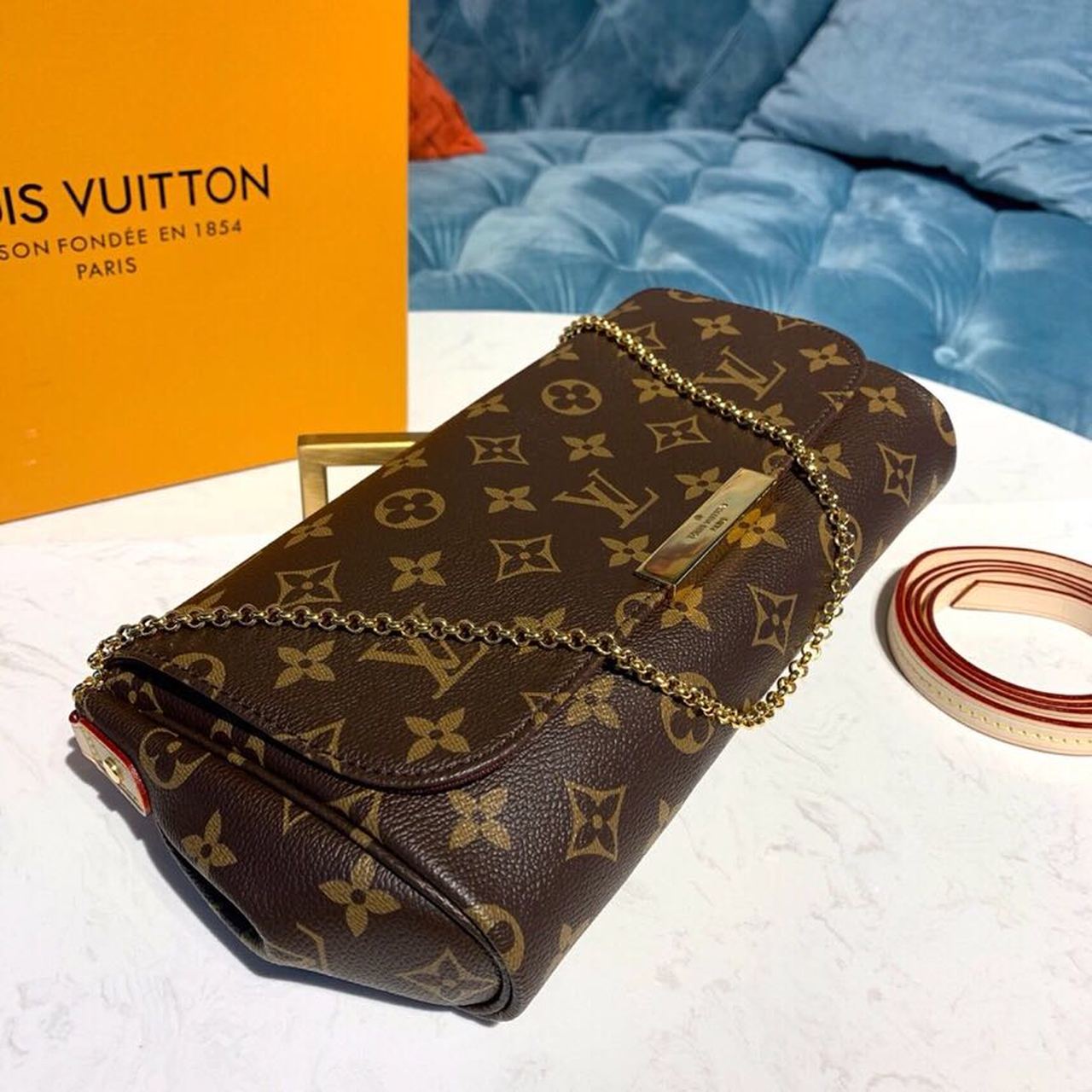 Louis Vuitton Favorite PM Monogram Canvas For Women, Women’s Handbags, Shoulder And Crossbody Bags 10.2in/26cm