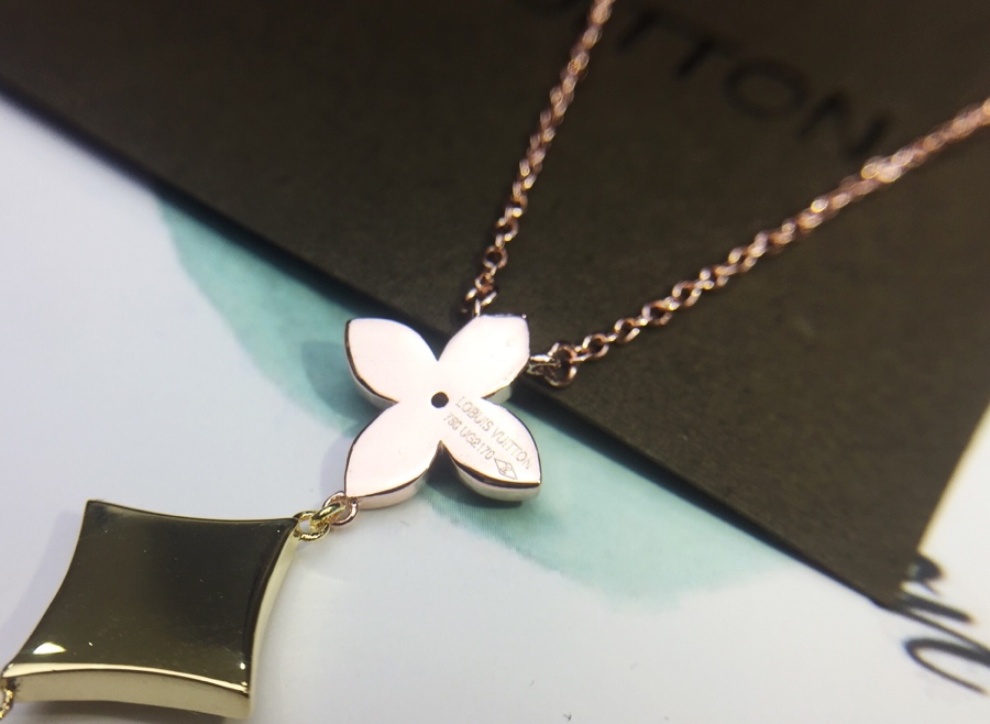 Louis Vuitton Flower Necklace Silver For Women