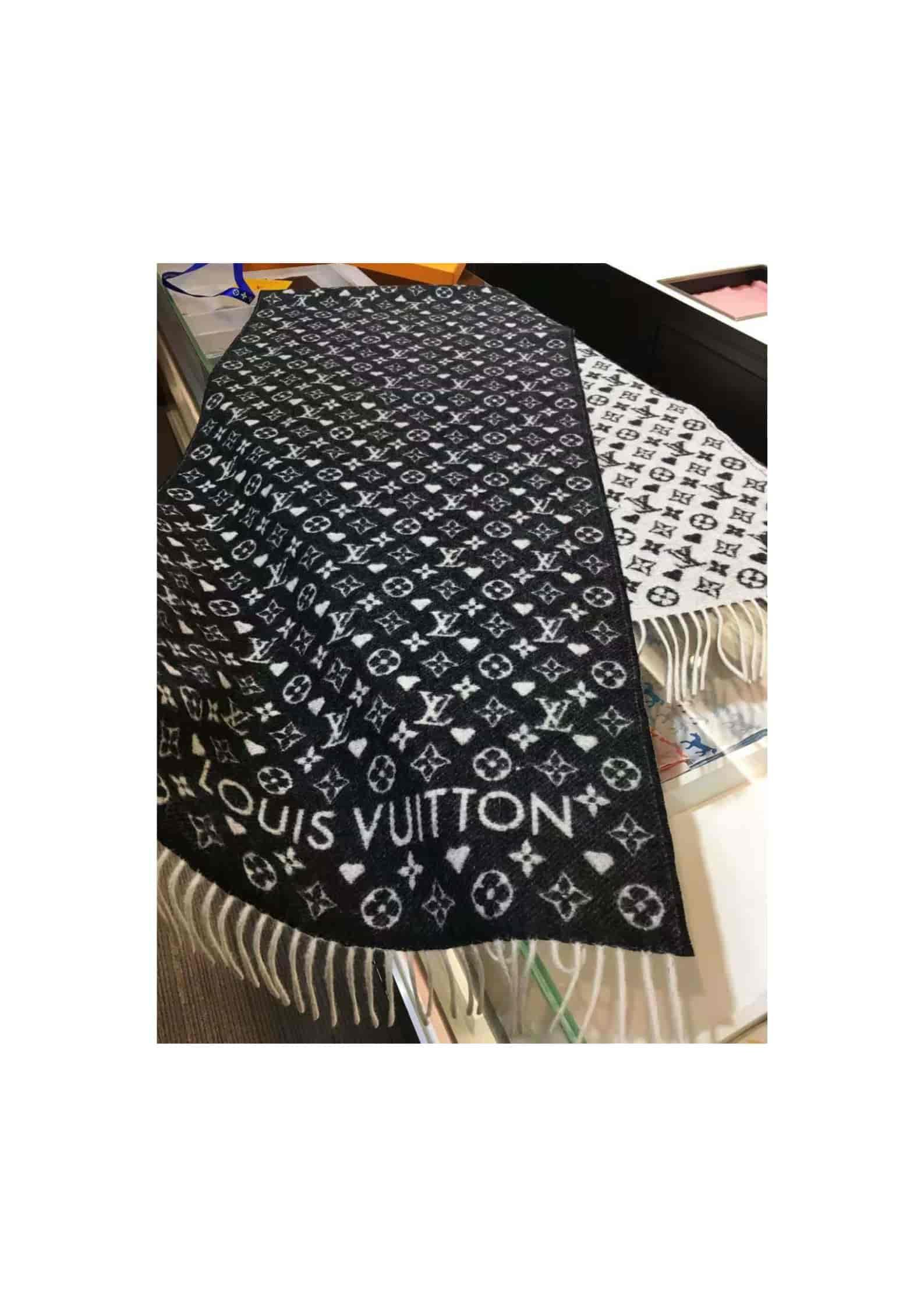 Louis Vuitton Game On Scarf Black For Women MP2907