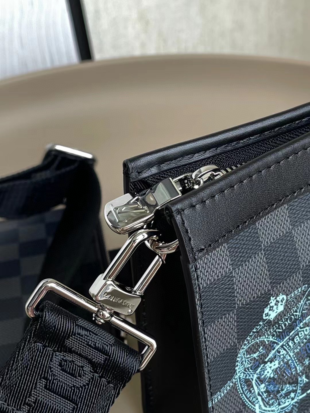 Louis Vuitton Gaston Wearable Wallet Damier Graphite For Men, Men’s Bags, Shoulder And Crossbody Bags 8.7in/22cm