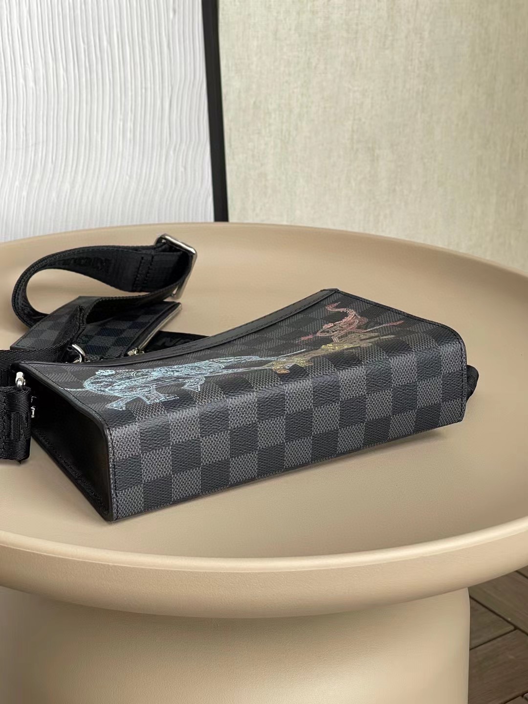 Louis Vuitton Gaston Wearable Wallet Damier Graphite For Men, Men’s Bags, Shoulder And Crossbody Bags 8.7in/22cm