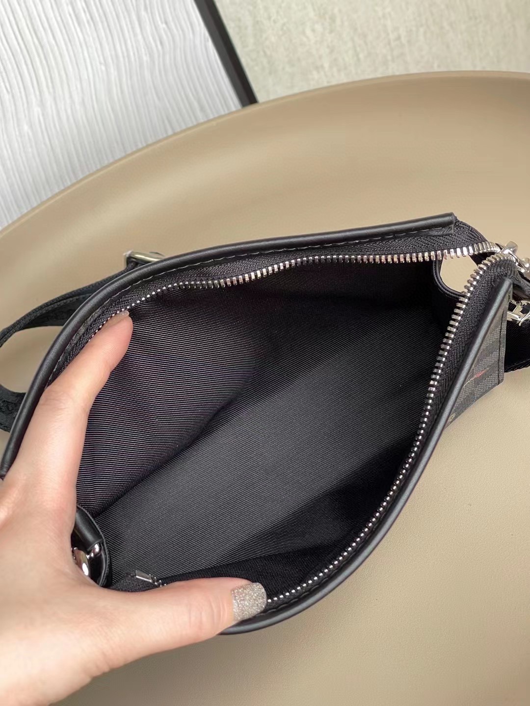 Louis Vuitton Gaston Wearable Wallet Damier Graphite For Men, Men’s Bags, Shoulder And Crossbody Bags 8.7in/22cm