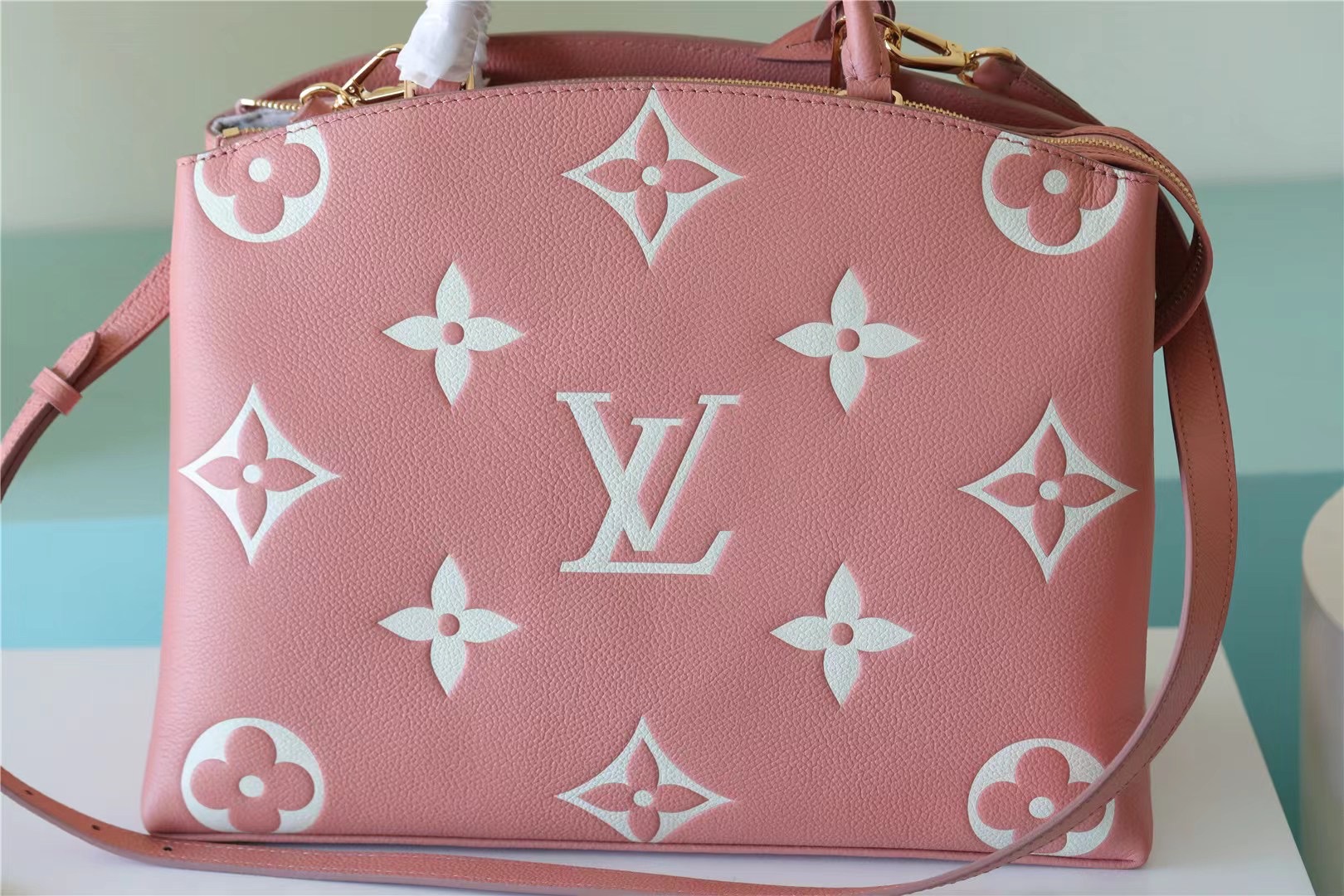 Louis Vuitton Grand Palais Monogram Pattern Pink For Women 13.4in/34cm