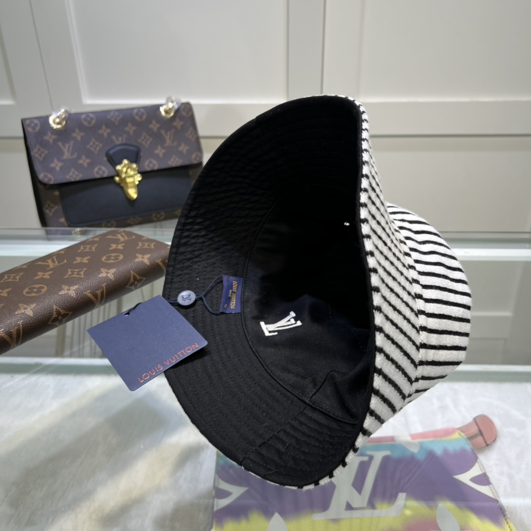 Louis Vuitton Graphical Bucket Hat White LV Cap