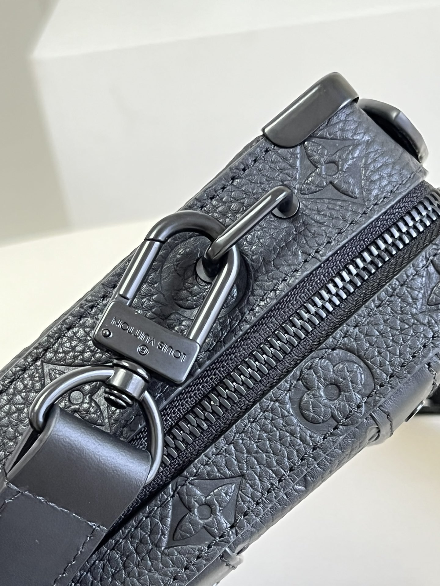 Louis Vuitton Handle Soft Trunk Black Taurillon Monogram For Men, Men’s Bags 8.5in/22cm