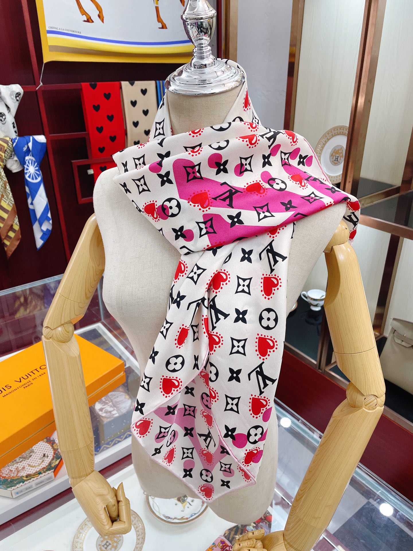 Louis Vuitton I LV U Pink Square Scarf 90cm/35in M77354