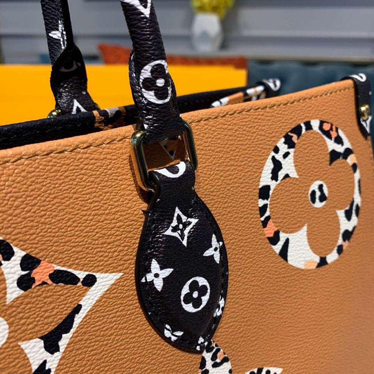 Louis Vuitton Jungle Monogram Giant OnTheGo Tote Bag 41cm For Women Ivoire LV