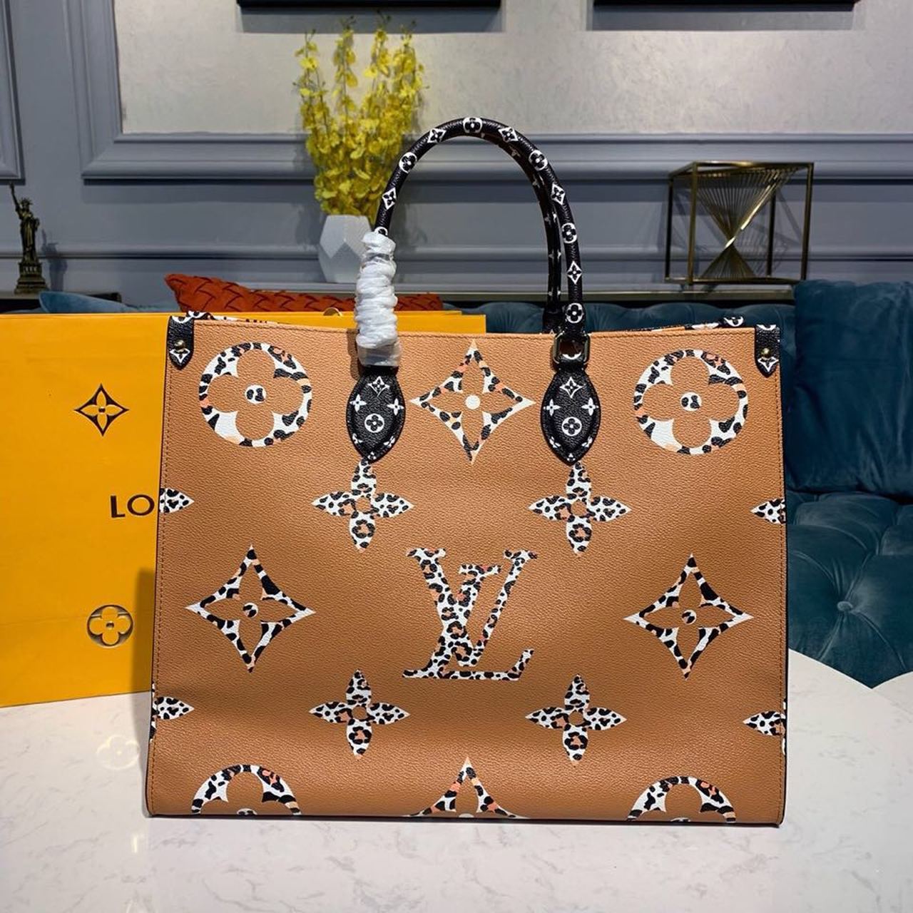Louis Vuitton Jungle Monogram Giant OnTheGo Tote Bag 41cm For Women Ivoire LV