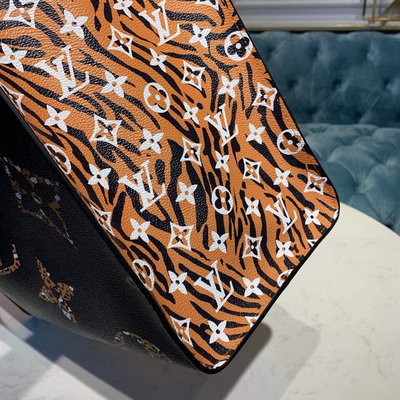 Louis Vuitton Jungle Monogram Giant OnTheGo Tote Bag 41cm For Women Ivoire LV