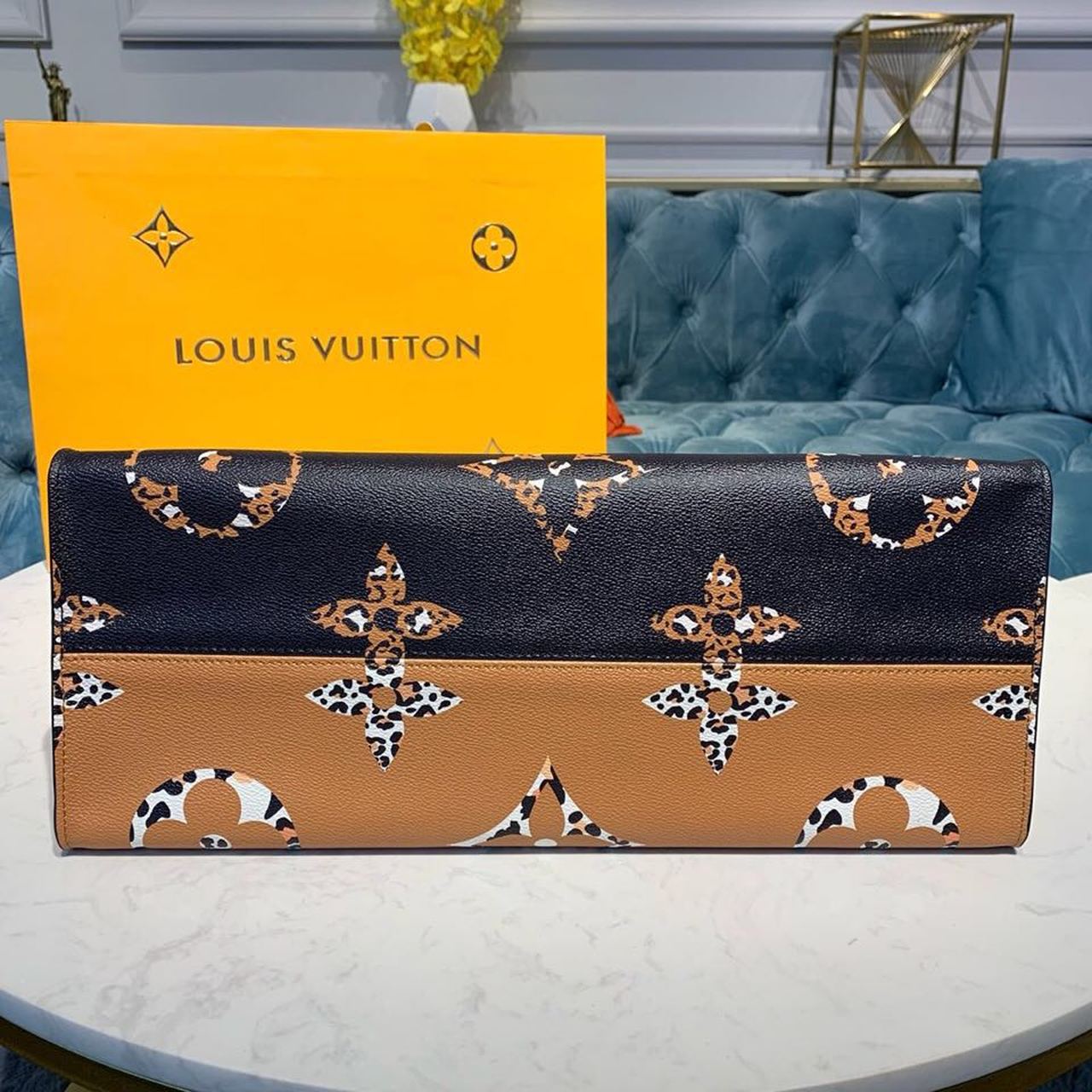 Louis Vuitton Jungle Monogram Giant OnTheGo Tote Bag 41cm For Women Ivoire LV