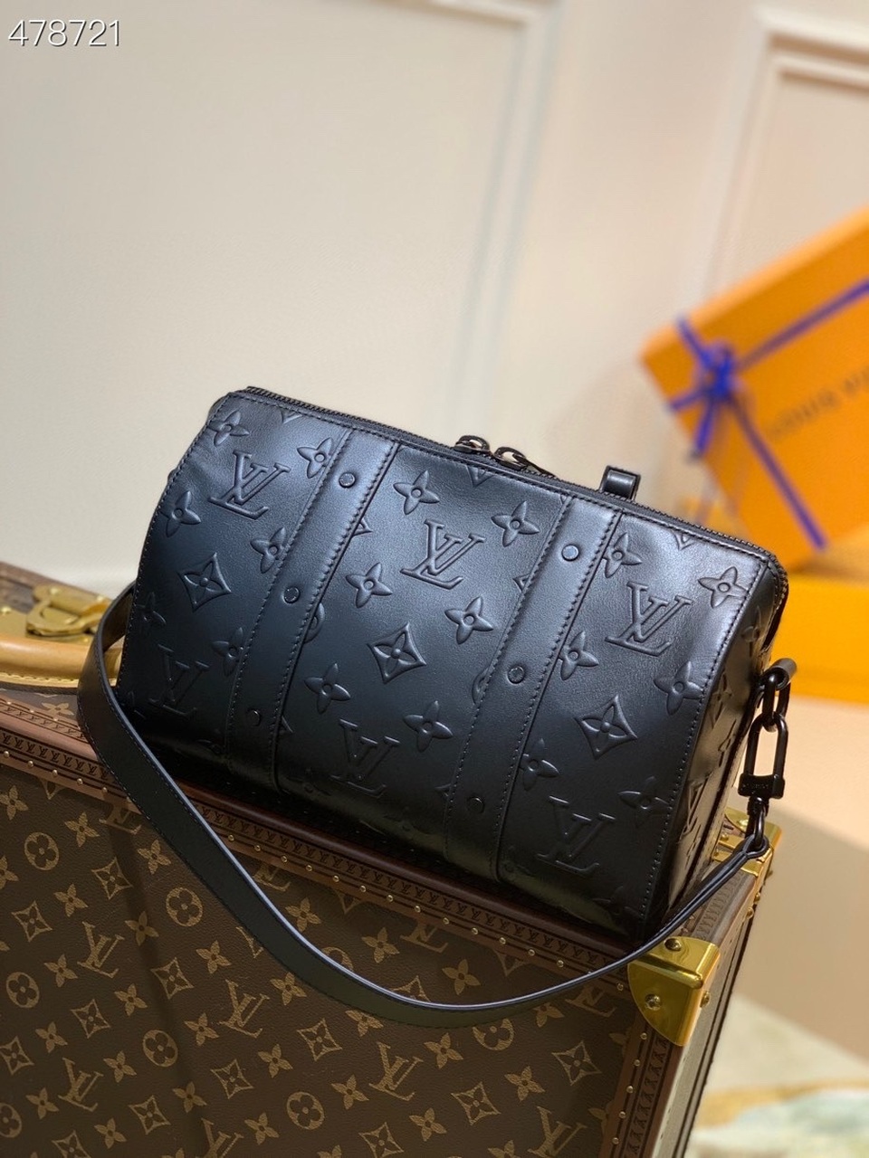 Louis Vuitton Keepall XS Monogram Seal Black For Men, Men’s Bags, Shoulder And Crossbody Bags 8.3in/21cm