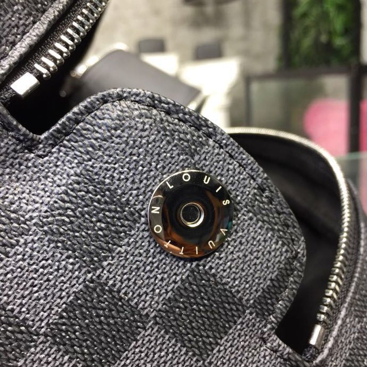 Louis Vuitton King Size Toiletry Damier Graphite Canvas For Women, Women’s Bags, Travel Bags 11in/28cm LV