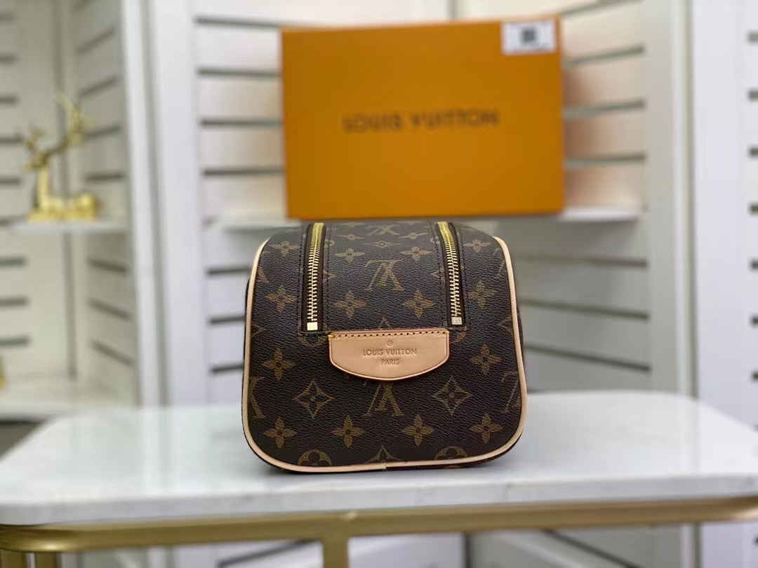 Louis Vuitton King Size Toiletry Monogram Canvas For Women, Women’s Bags, Travel Bags 11in/28cm