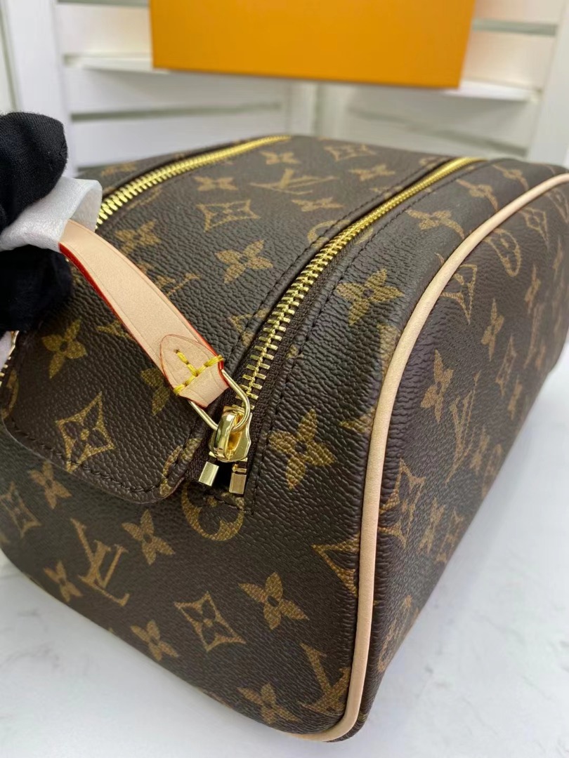 Louis Vuitton King Size Toiletry Monogram Canvas For Women, Women’s Bags, Travel Bags 11in/28cm