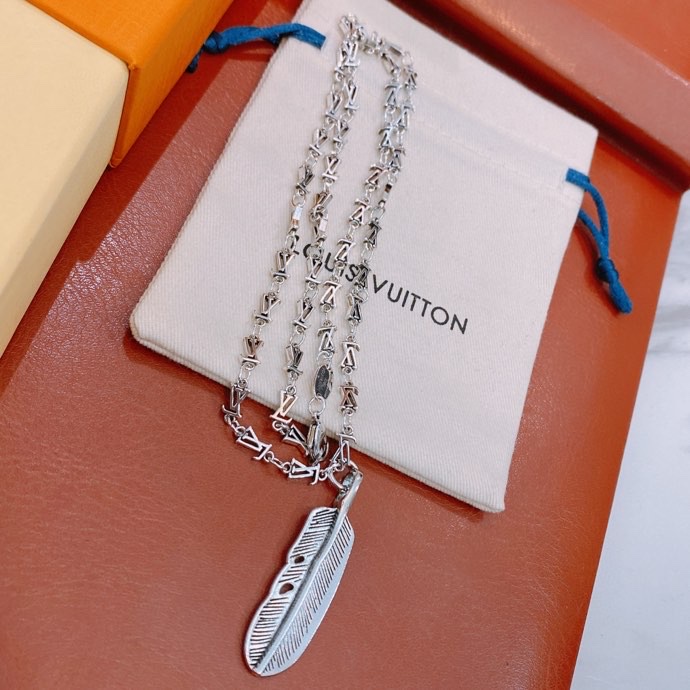 Louis Vuitton Leaf Necklace Silver For Women