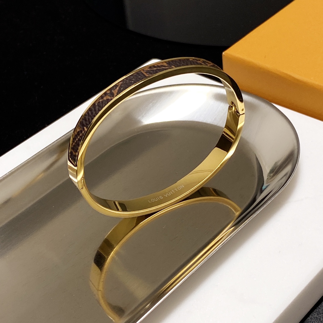 Louis Vuitton Letter Bracelet Gold For Women