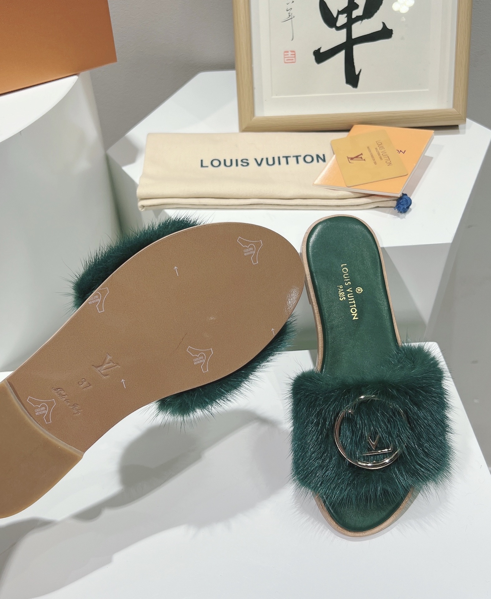 Louis Vuitton Lock It Flat Mule Black For Women – ougold