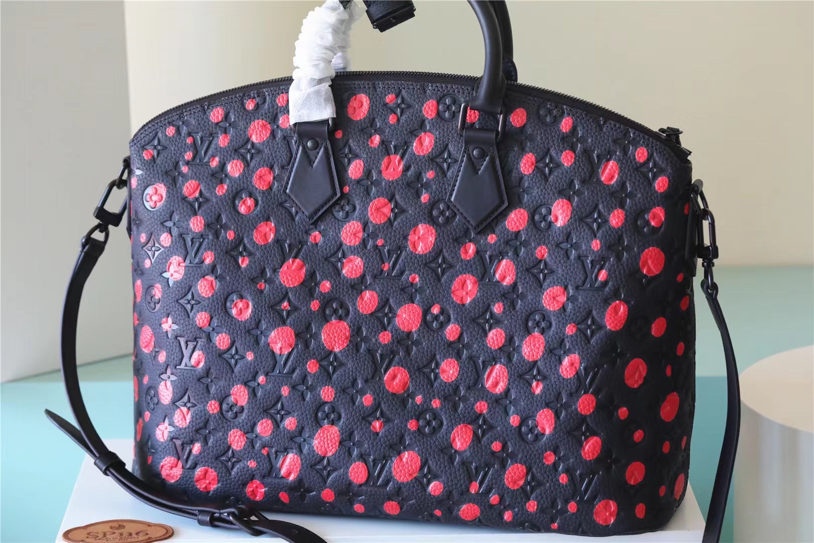 Louis Vuitton Lock It Monogram Pattern Black For Women 17.3in/44cm