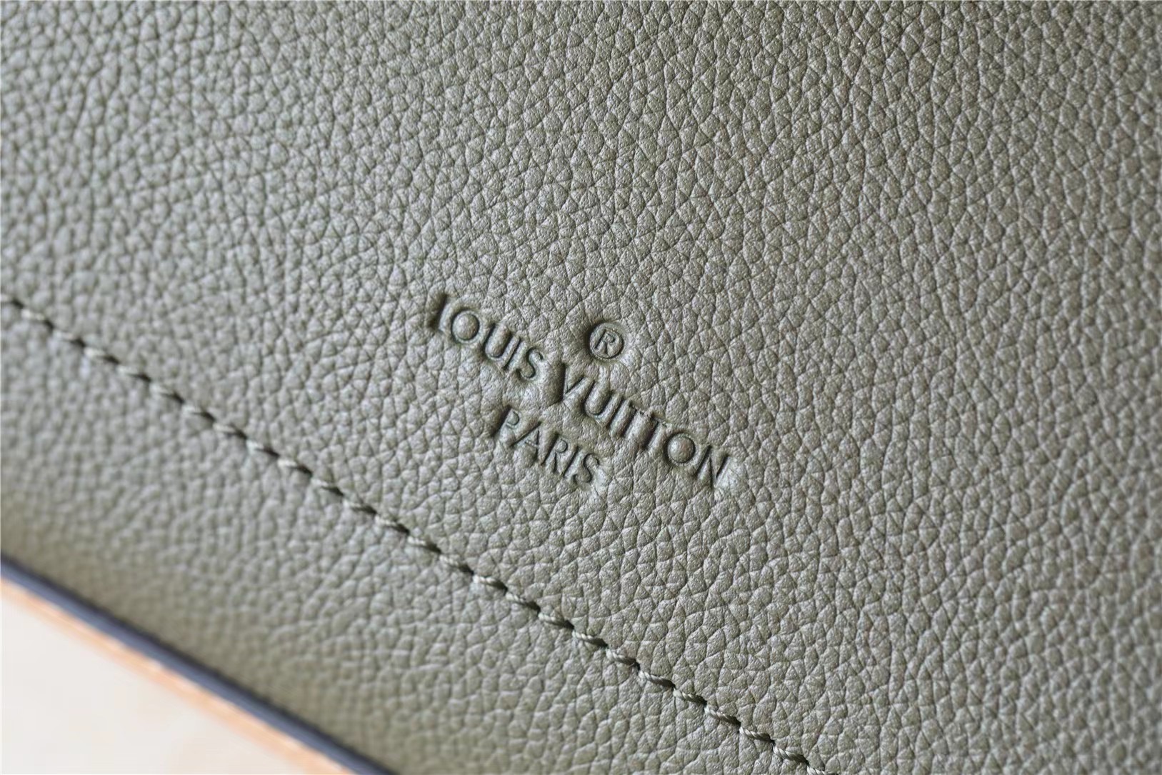 Louis Vuitton Lock Me Ever BB Shouder Bags Green Khaki For Women 11.02in/28cm