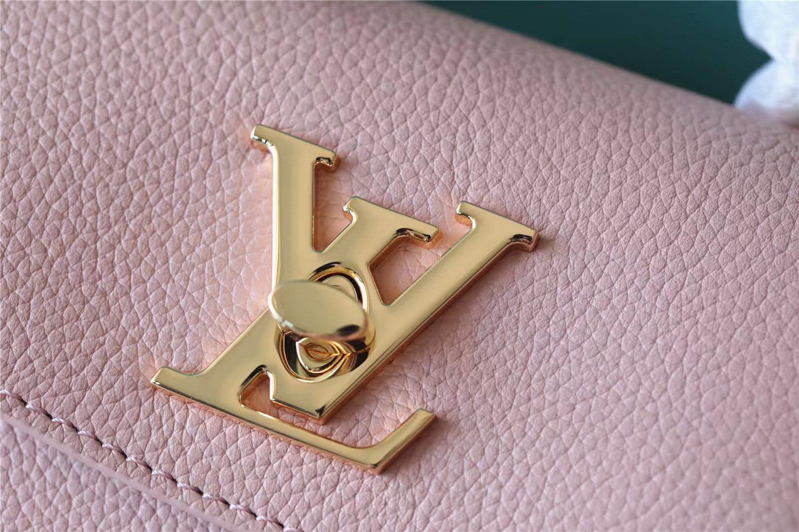 Louis Vuitton Lock Me Ever Mini Shouder Bags Black/Greige/Pink For Women 9.1in/23cm
