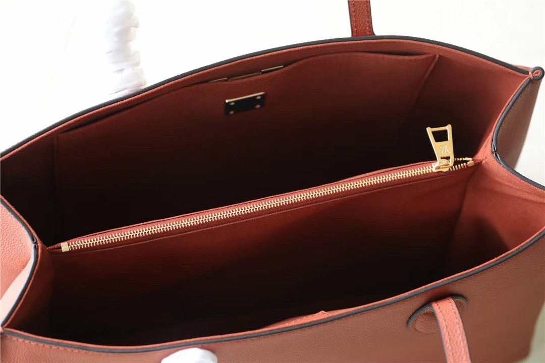 Louis Vuitton Lockme Shopper Grain Chataigne Brown For Women, Women’s Handbags, Shoulder And Crossbody Bags 10.4in/26.5cm