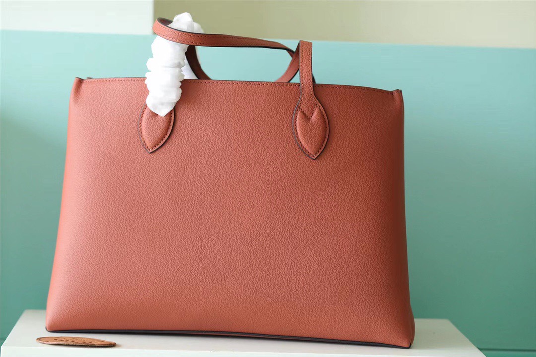 Louis Vuitton Lockme Shopper Grain Chataigne Brown For Women, Women’s Handbags, Shoulder And Crossbody Bags 10.4in/26.5cm