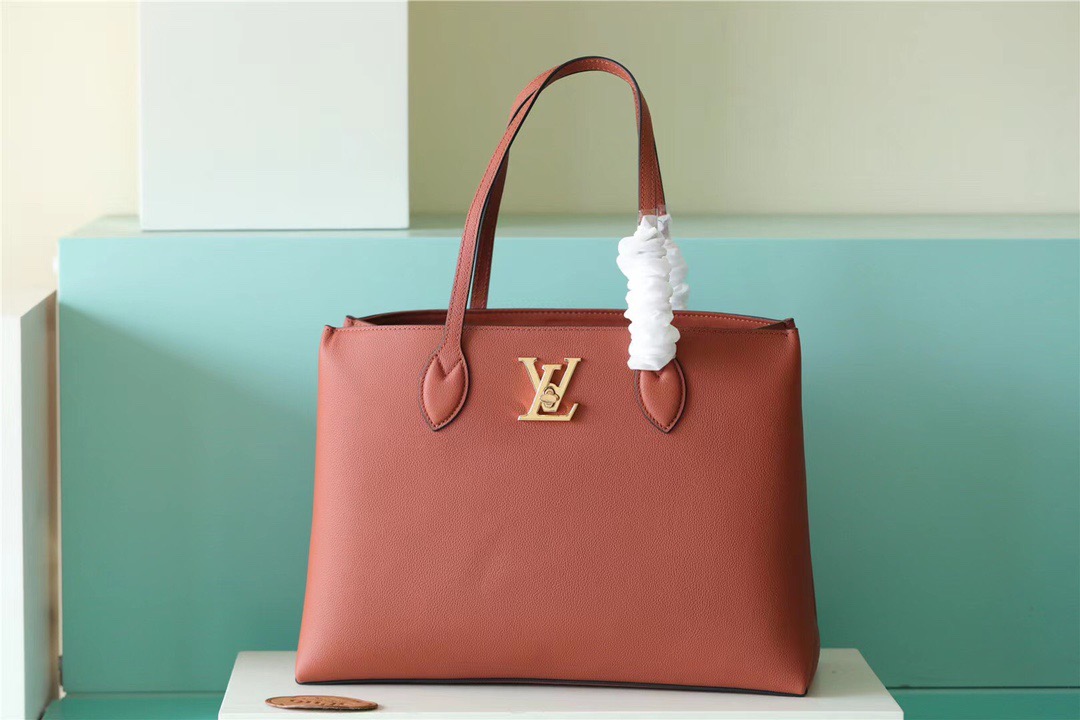 Louis Vuitton Lockme Shopper Grain Chataigne Brown For Women, Women’s Handbags, Shoulder And Crossbody Bags 10.4in/26.5cm