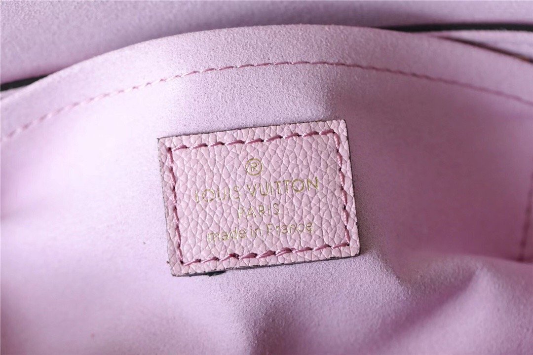 Louis Vuitton Lockme Tender Pink For Women, Women’s Handbags, Shoulder And Crossbody Bags 7.5in/19cm LV 