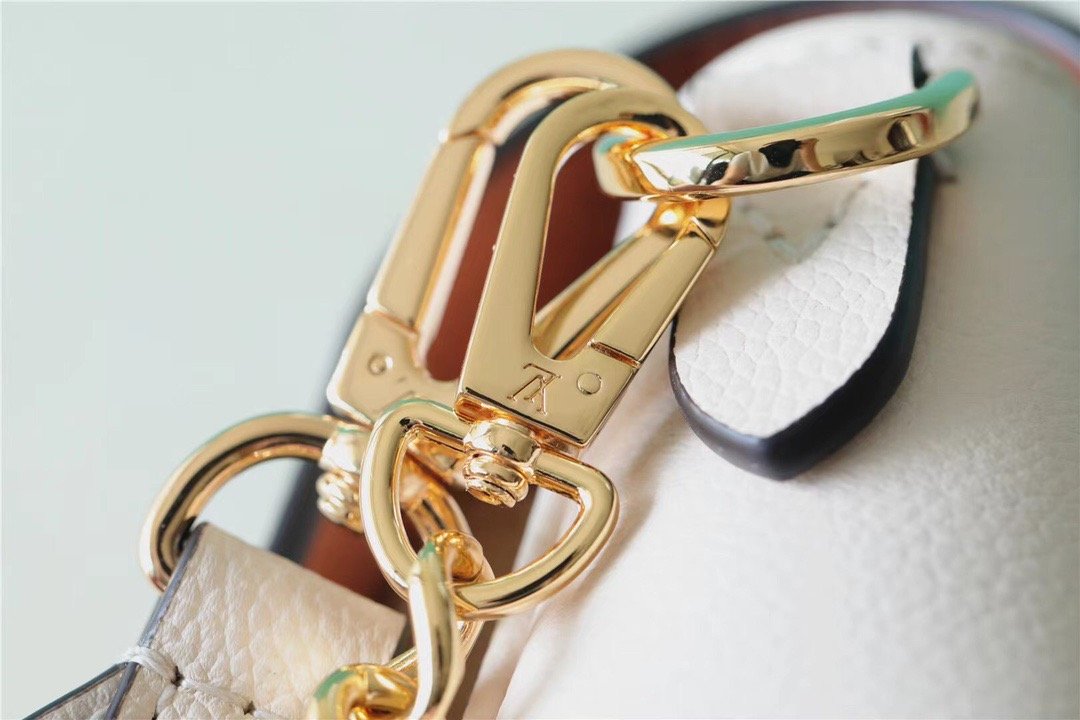 Louis Vuitton Lockme Tender White For Women, Women’s Handbags, Shoulder And Crossbody Bags 7.5in/19cm LV