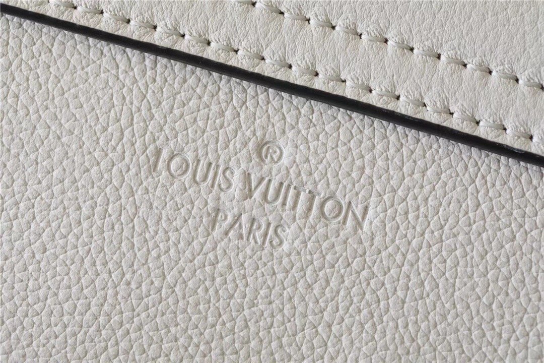 Louis Vuitton Lockme Tender White For Women, Women’s Handbags, Shoulder And Crossbody Bags 7.5in/19cm LV