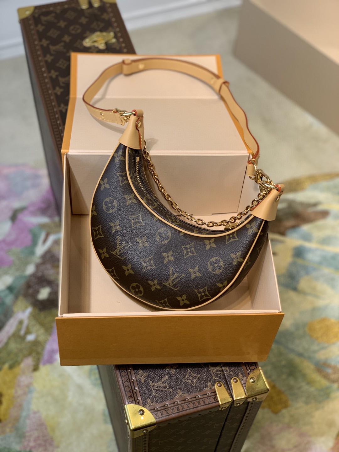 Louis Vuitton Loop Monogram Canvas By Nicolas Ghesquiere For The Cruise Collection, Women’s Handbags, Shoulder And Crossbody Bags 9.1in/23cm