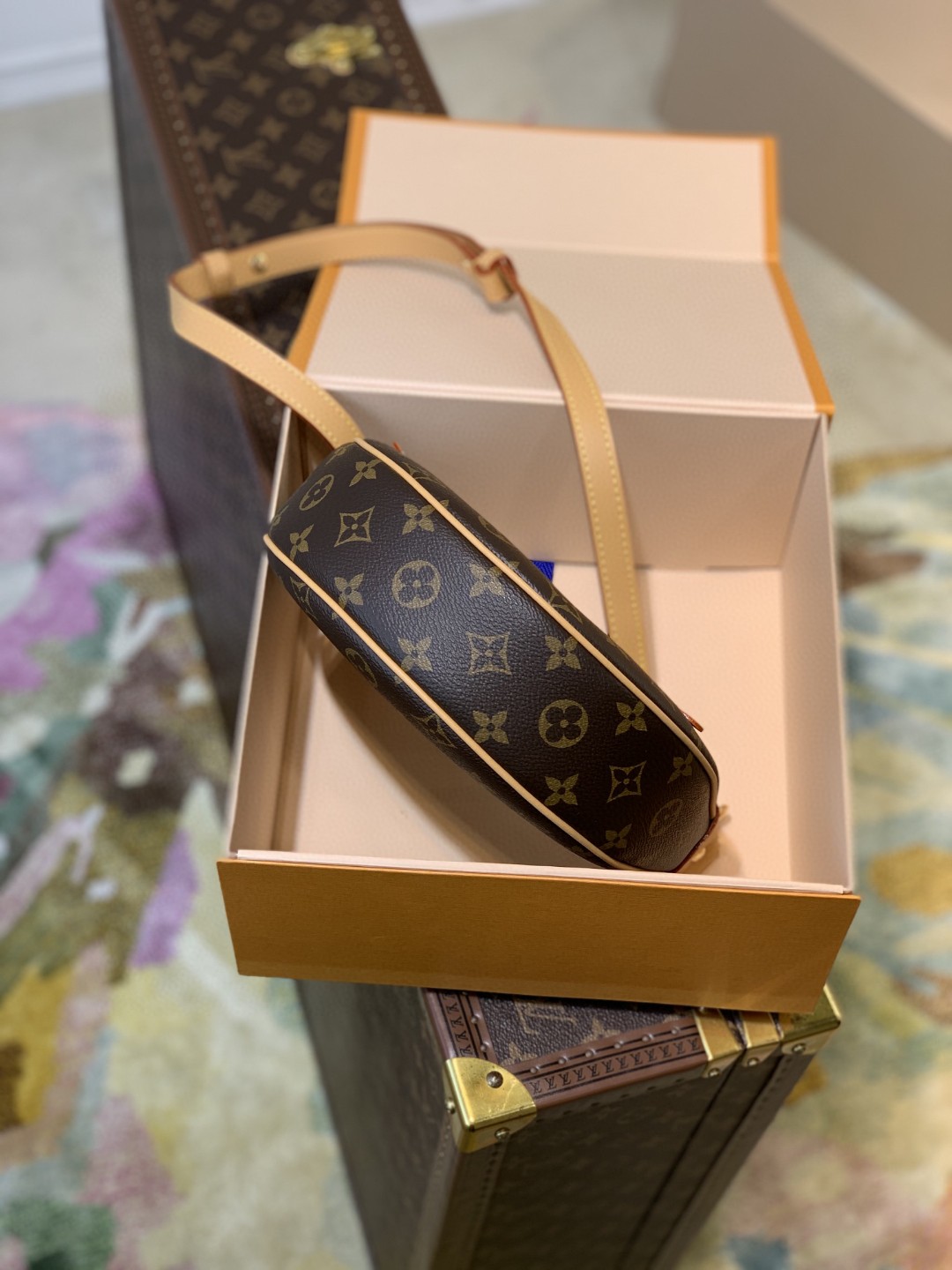 Louis Vuitton Loop Monogram Canvas By Nicolas Ghesquiere For The Cruise Collection, Women’s Handbags, Shoulder And Crossbody Bags 9.1in/23cm