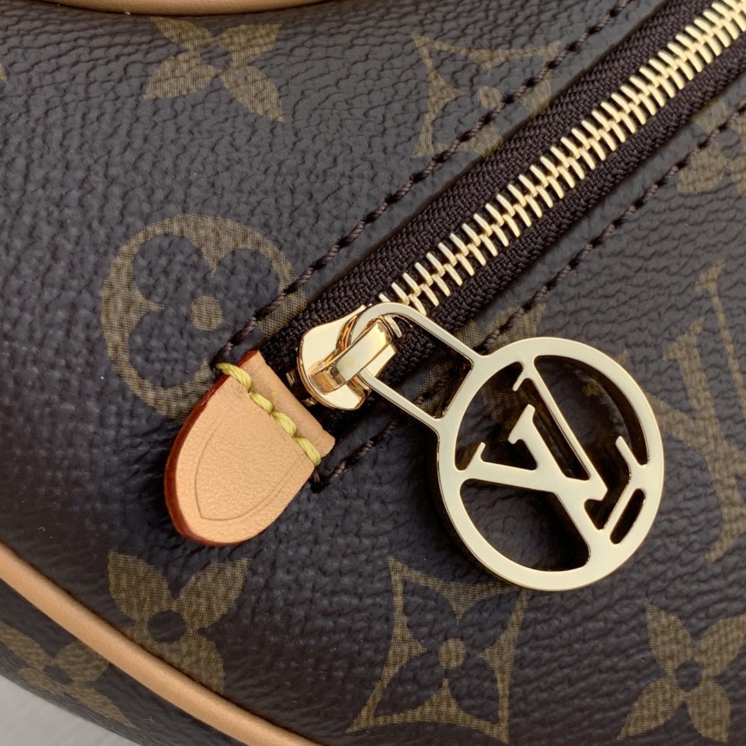 Louis Vuitton Loop Monogram Canvas By Nicolas Ghesquiere For The Cruise Collection, Women’s Handbags, Shoulder And Crossbody Bags 9.1in/23cm