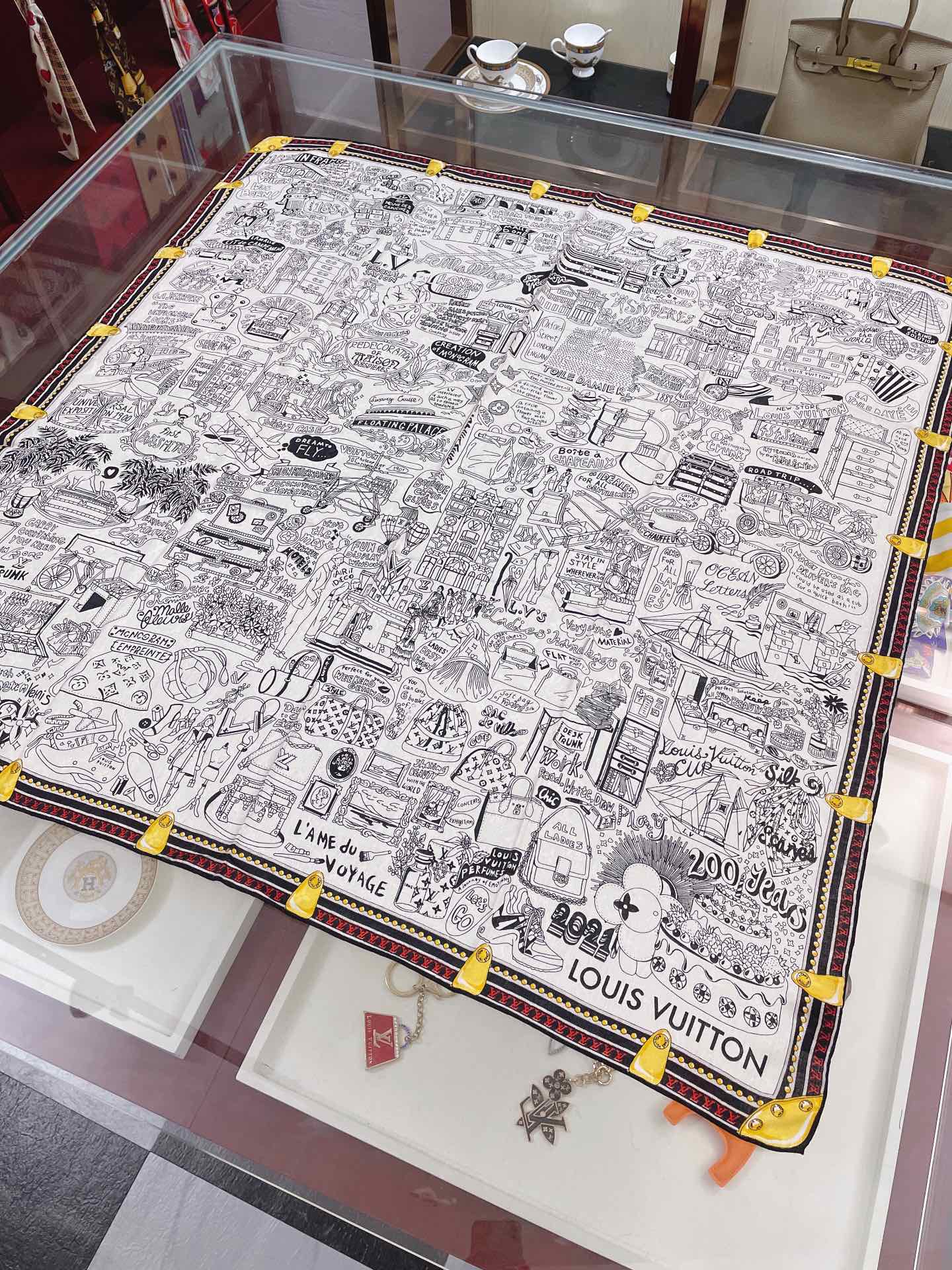 Louis Vuitton Louis in a Comic Shawl White 117cm/46in