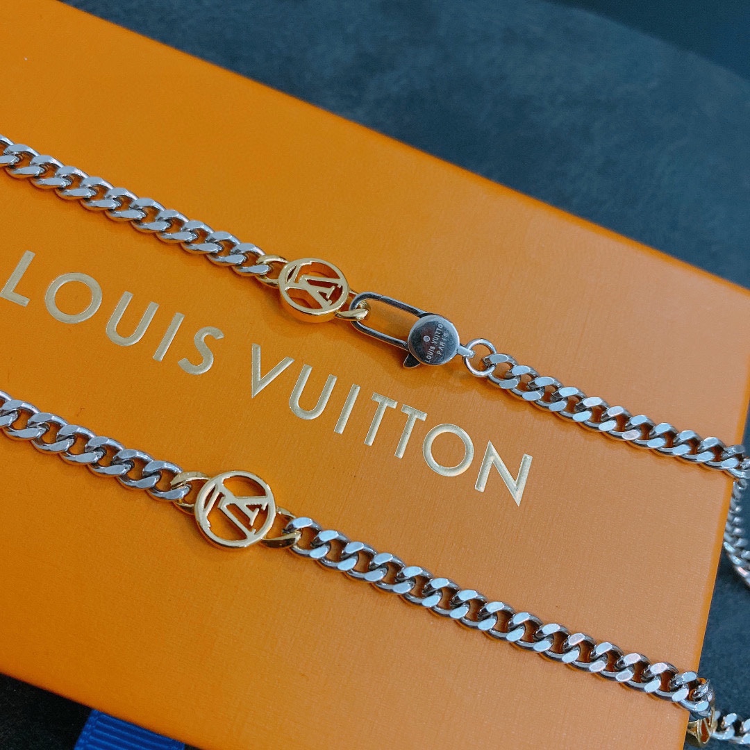Louis Vuitton LV Chain Necklace Silver For Women
