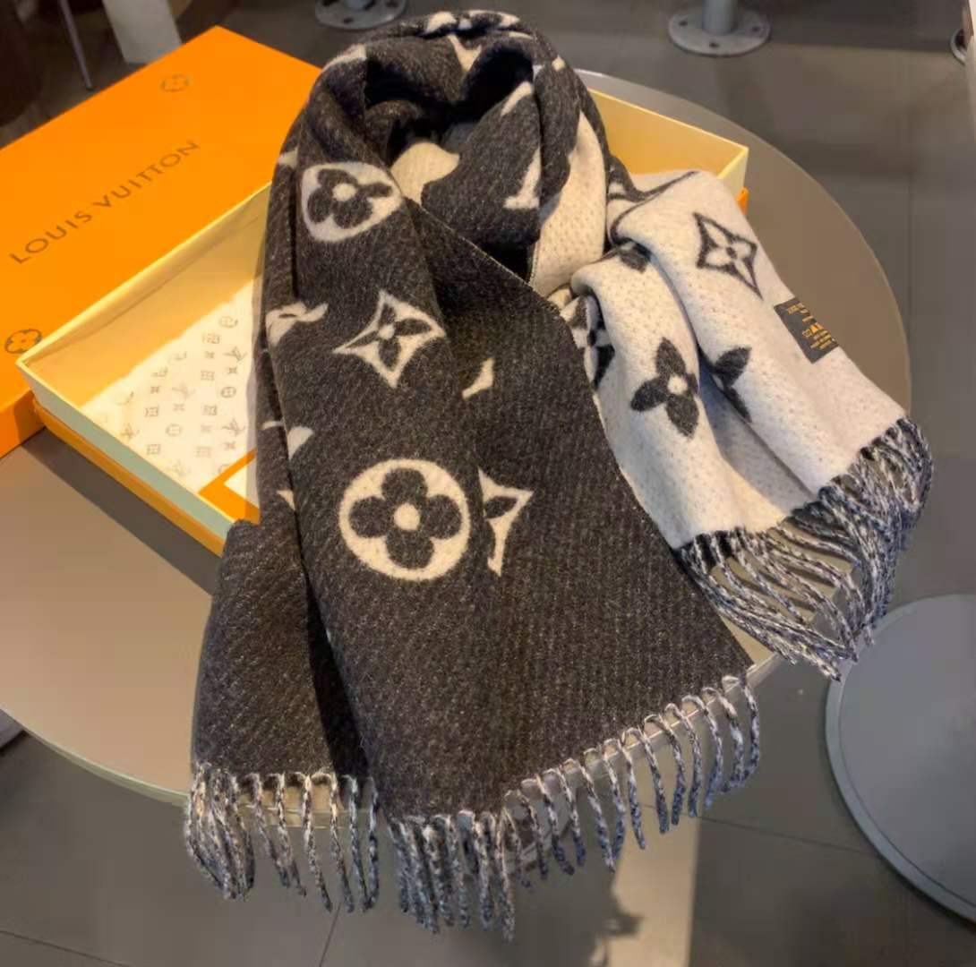 Louis Vuitton LV Essential Scarf Black For Women M77853