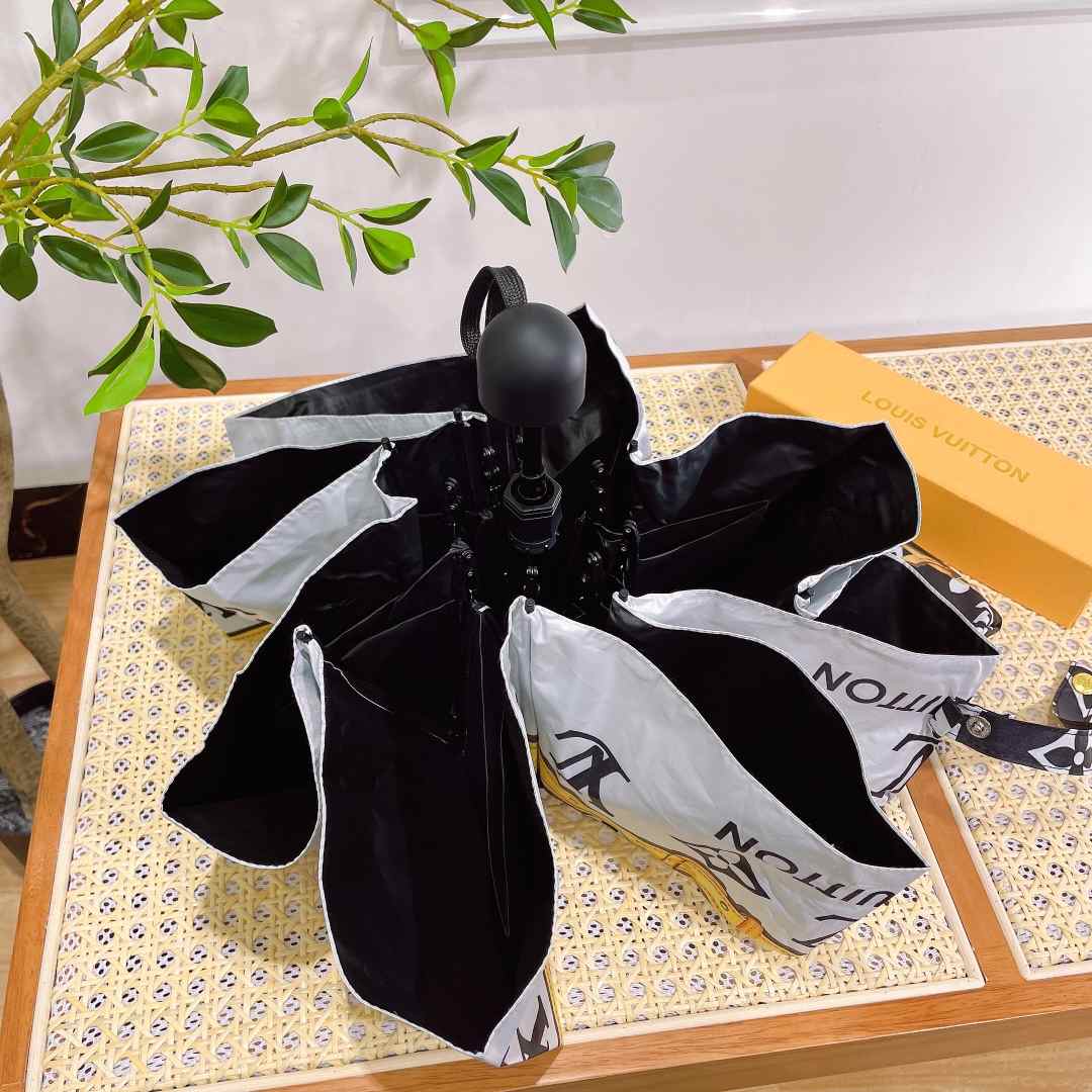 Louis Vuitton LV Monogram Confidential Folding Umbrella Black