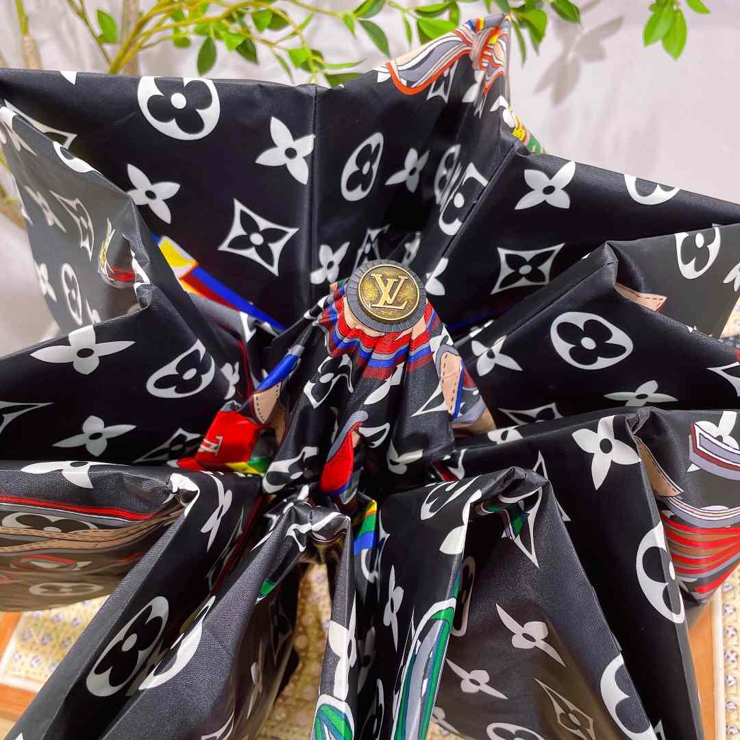 Louis Vuitton LV Monogram In the Middle Folding Umbrella Black