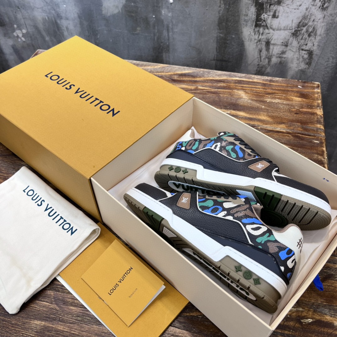 Louis Vuitton LV Trainer Sneaker Green Khaki For Men 1AARYV