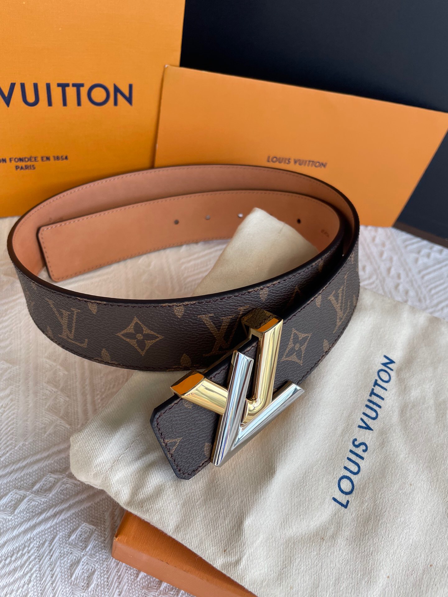 Louis Vuitton LV Twist Monogram Canvas, LV Women Belt