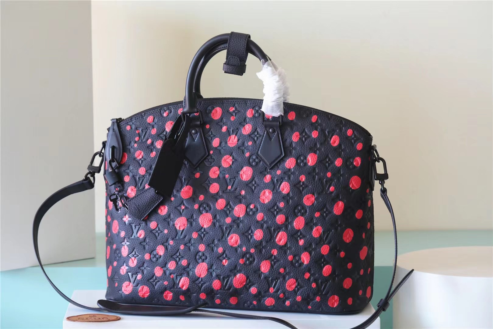 Louis Vuitton LV x YK Lock It Black And Red For Women 18in/48 cm